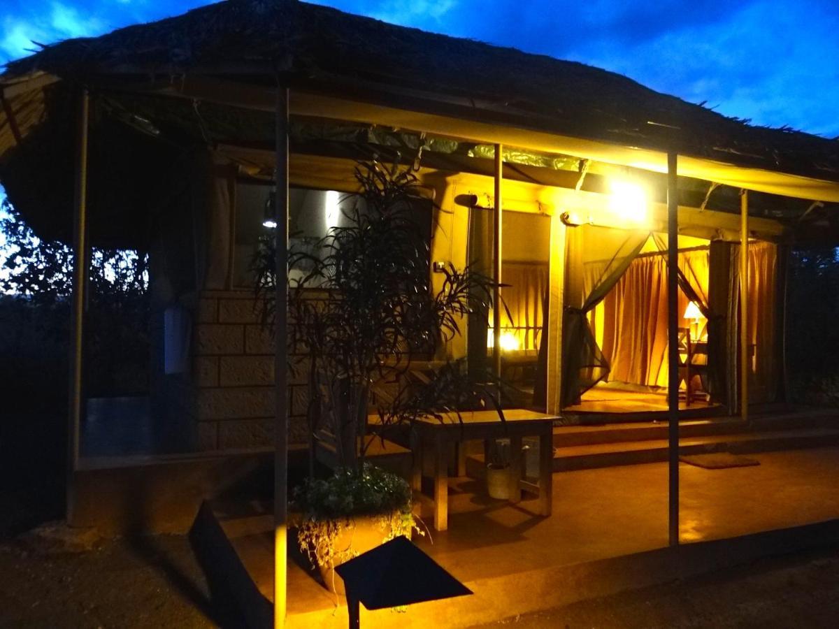 ホテル Ikweta Safari Camp Maua エクステリア 写真
