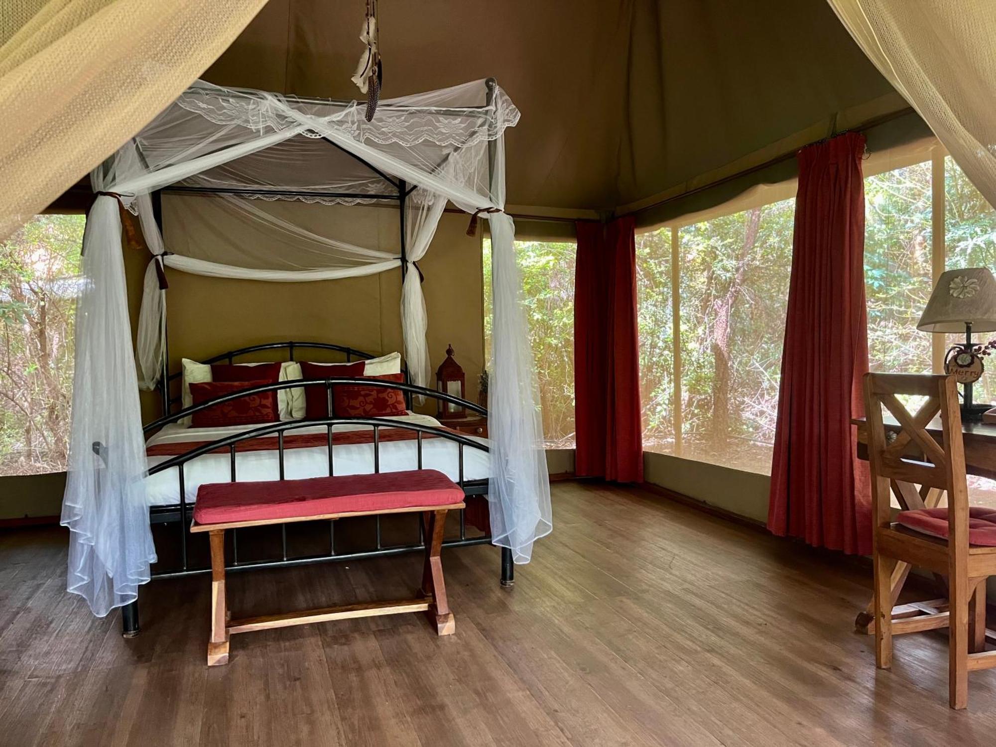 ホテル Ikweta Safari Camp Maua エクステリア 写真