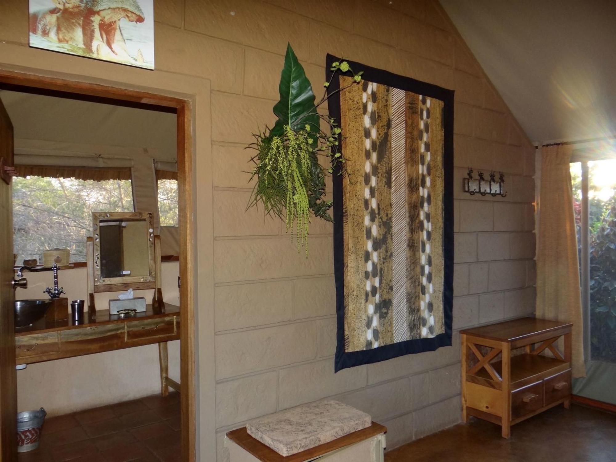 ホテル Ikweta Safari Camp Maua 部屋 写真