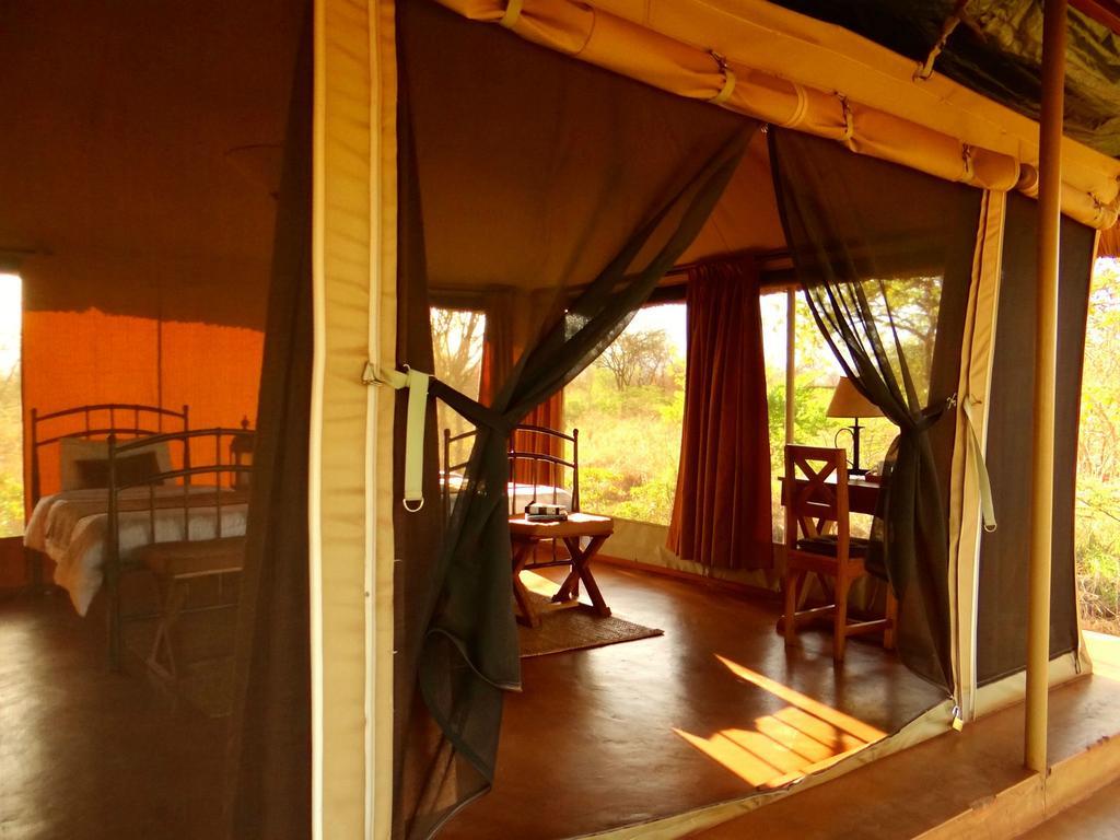 ホテル Ikweta Safari Camp Maua エクステリア 写真