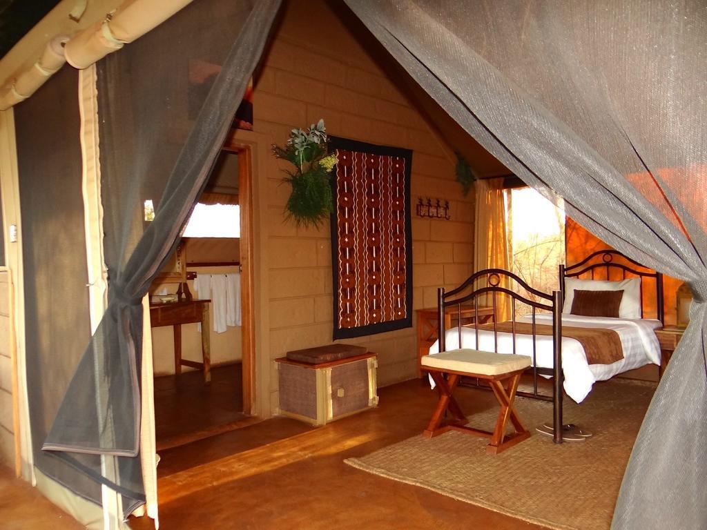 ホテル Ikweta Safari Camp Maua エクステリア 写真